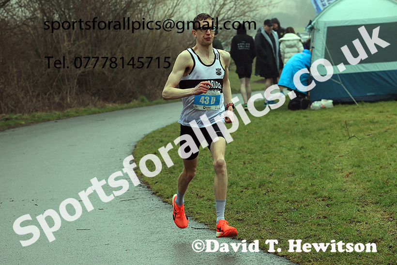 Senior Men and Over-35s to 49s Mens 2025 NECAA Royal Signals Road Relays Champs.,  Hetton Lyons Country Park, Hetton le Hole, County Durham. Photo: David T. Hewitson/Sports for All Pics